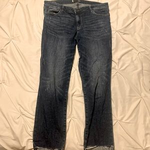 Kut From The Kloth Reese ankle straight leg raw hem “stepped up” mid rise.